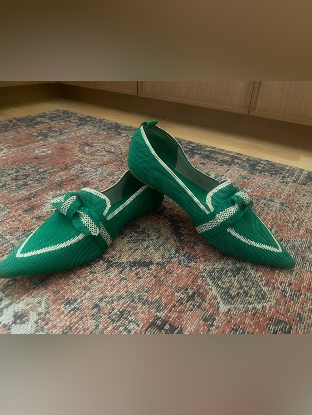 Tahari Florentia Green Pointed Toe Knot Mesh Ballet Flats - Picture 3 of 6